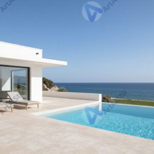 Вилла у моря с бассейном и террасой