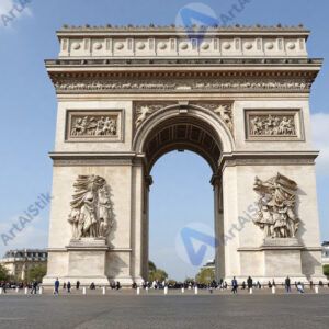 Триумфальная арка в центре города