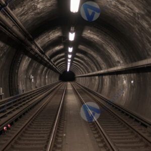 Тоннель метро с огнями в перспективе