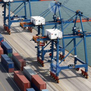 Портовый терминал с контейнерами