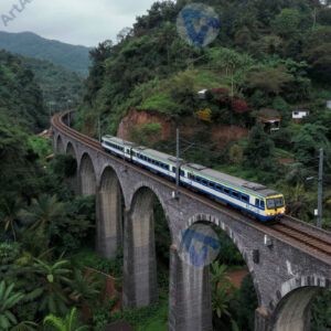 Железнодорожный виадук над долиной