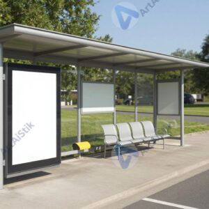 Автовокзал с навесами для автобусов и залом ожидания.