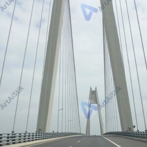 Автомобильный мост с вантами