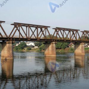 Железнодорожный мост через реку