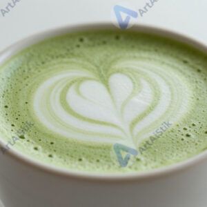 Матча‑латте в керамической чашке