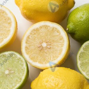 Лимоны и лаймы разрезанные пополам