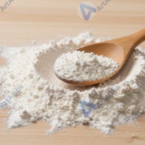 Мука рассыпана по столу