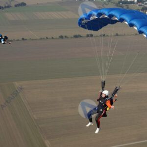 Парашютисты в свободном падении