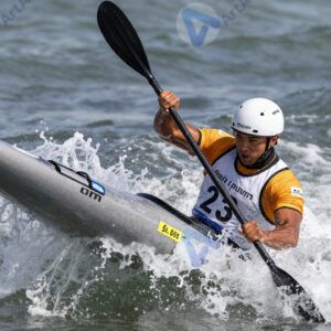 Каякер проходит сложный порог