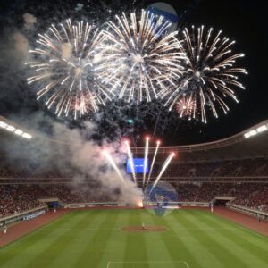 Праздничный салют над стадионом после финального матча турнира.