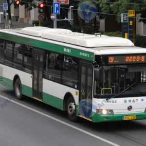 Троллейбус на перекрёстке