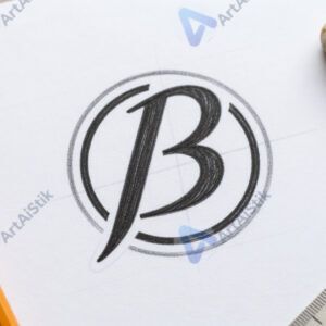 Эскиз логотипа на бумаге