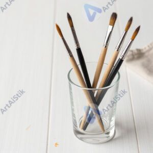 Кисти в стакане