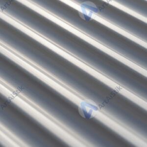 Параллельные диагональные линии создают иллюзию движения.