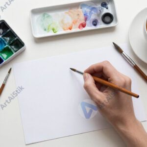 Стол с акварелью