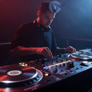DJ за пультом