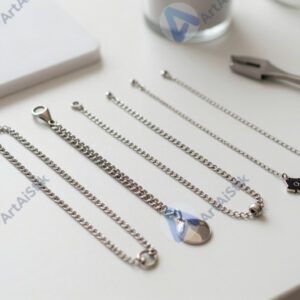 Стол с набором для создания украшений