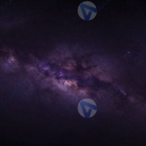 Мягкий фиолетово‑чёрный градиент с мелким шумом