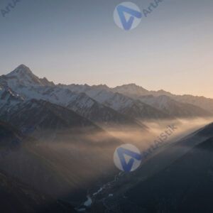 Горный хребет на рассвете