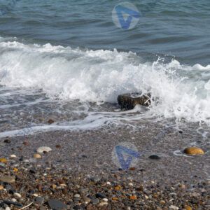 Берег с галькой