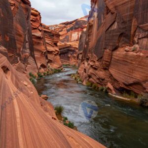 Река в каньоне