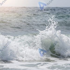 Океанская волна в момент обрушения