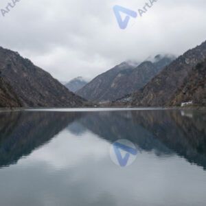 Горное озеро без ветра