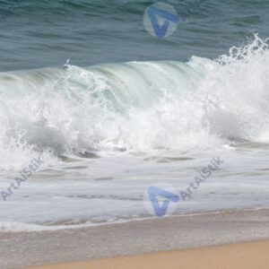 Прибой крупным планом