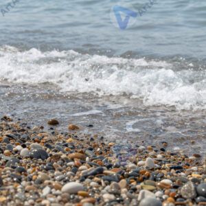 Камешки на морском пляже