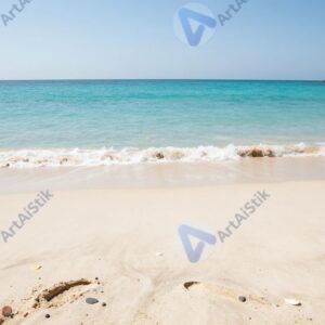 Летний пляж с белым песком и бирюзовым морем для туристических баннеров